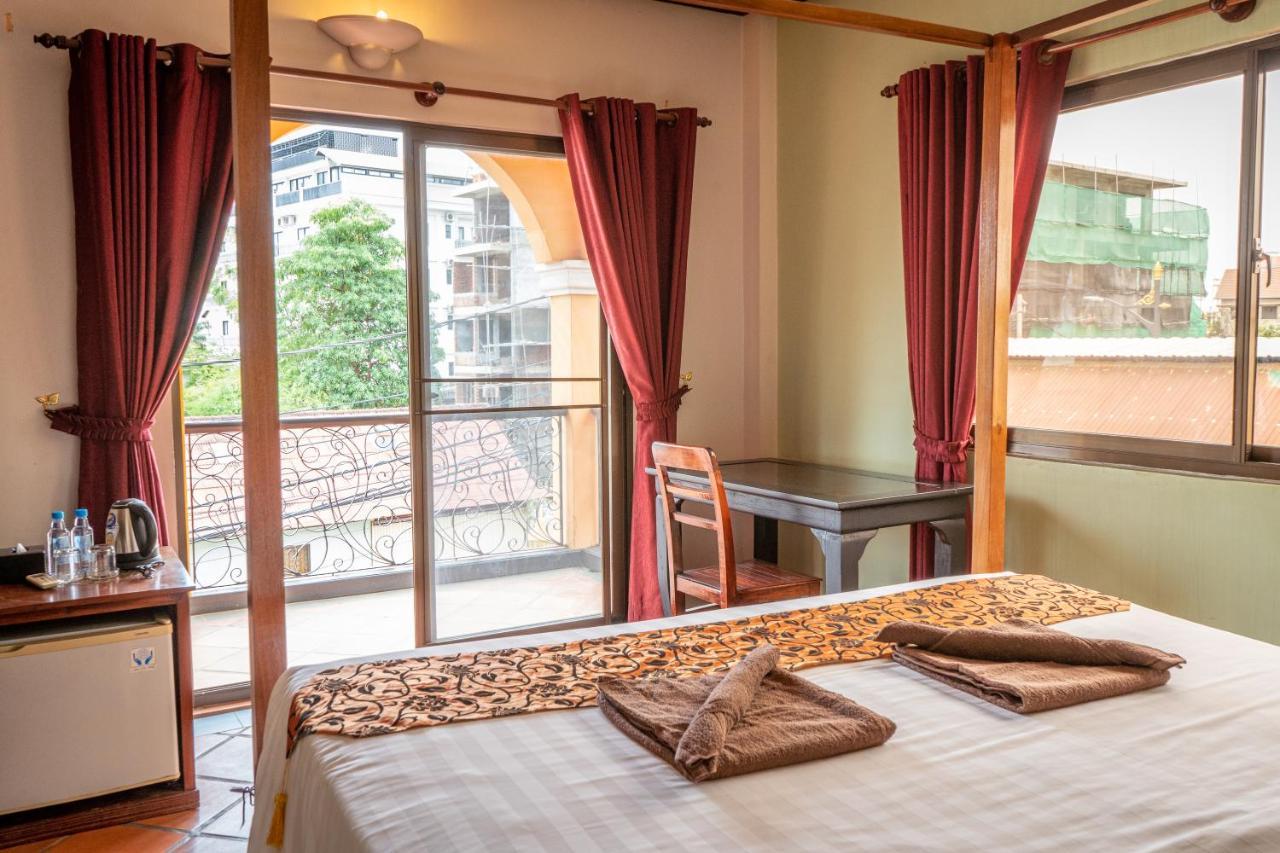 Den Hotel Totonou Siem Reap Exterior photo